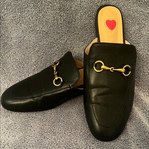 Vero Cuoio Black Leather Mules‎ with Gold Accent